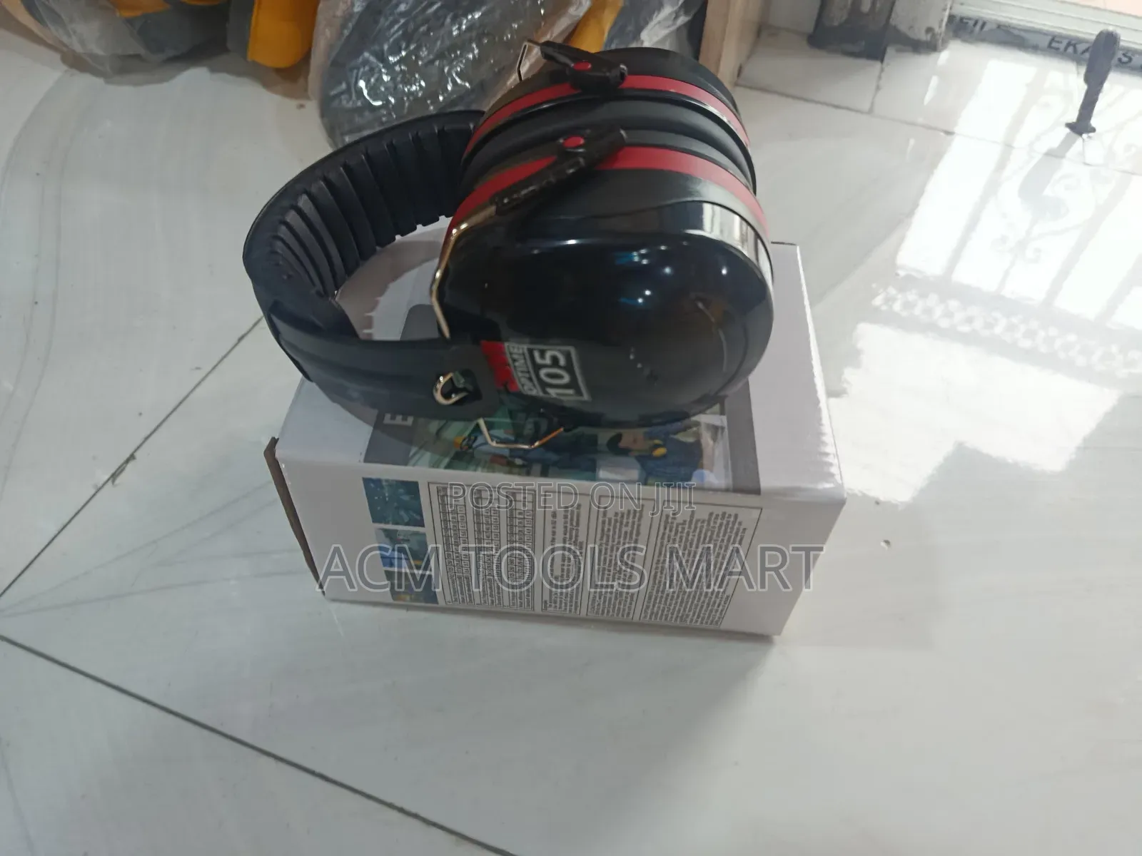 3M PELTOR Optime 105 H10A High Noise Reduction Safety Earmuffs 30 dB