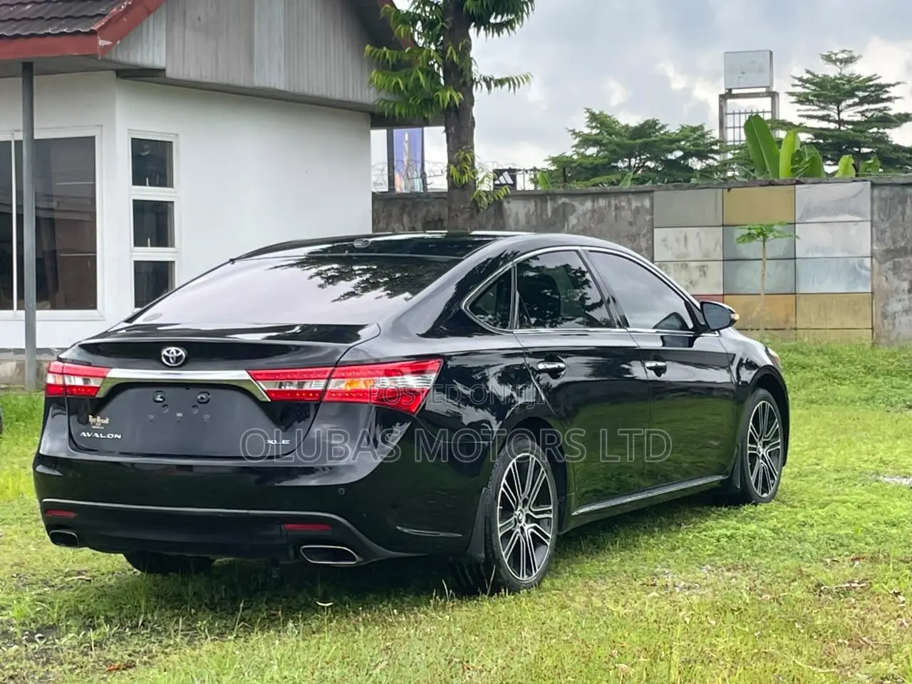 Toyota Avalon XLE Touring 4dr Sedan (3.5L 6cyl 6A) 2015 Black
