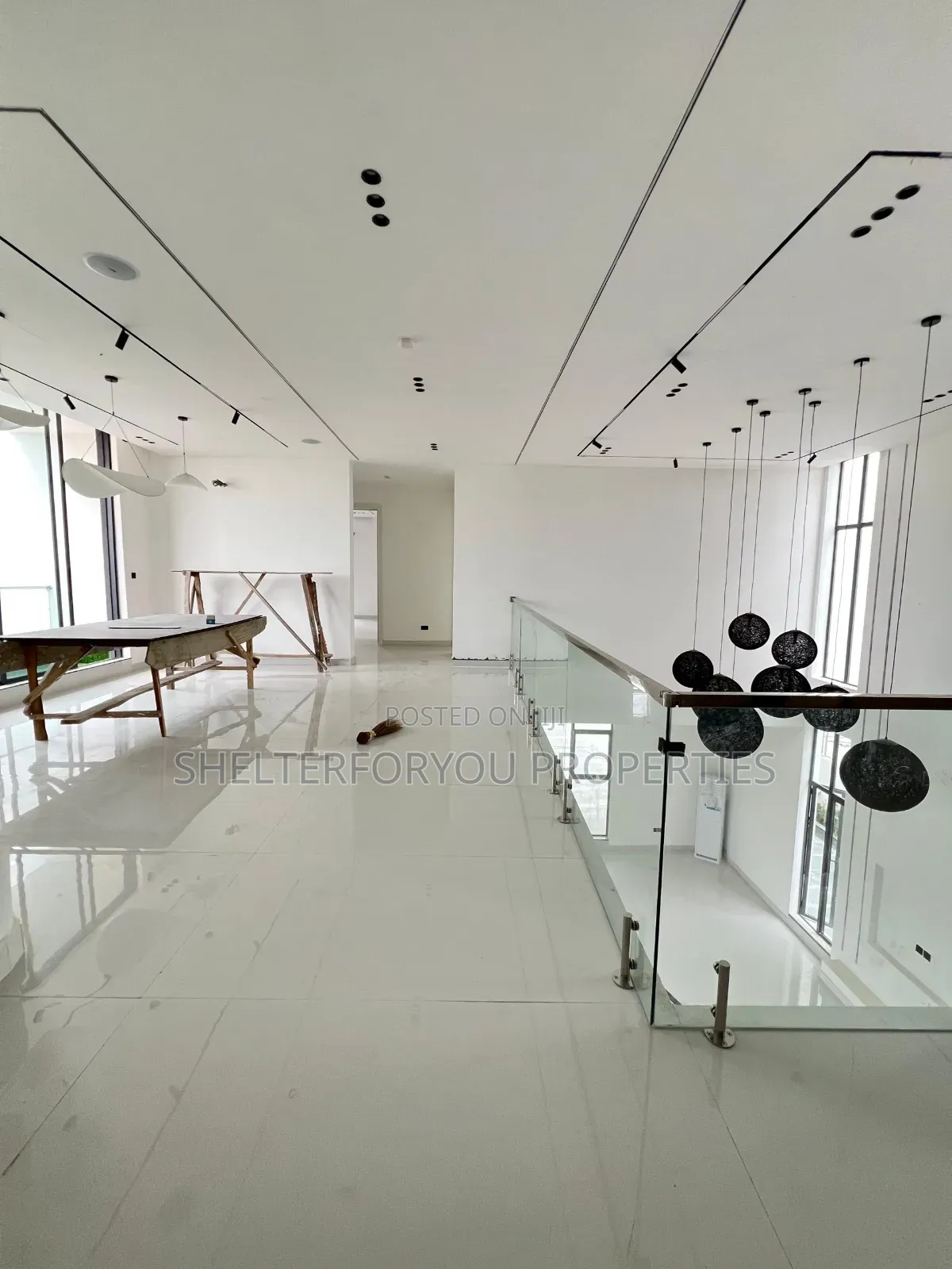 6bdrm House in Osapa london for sale