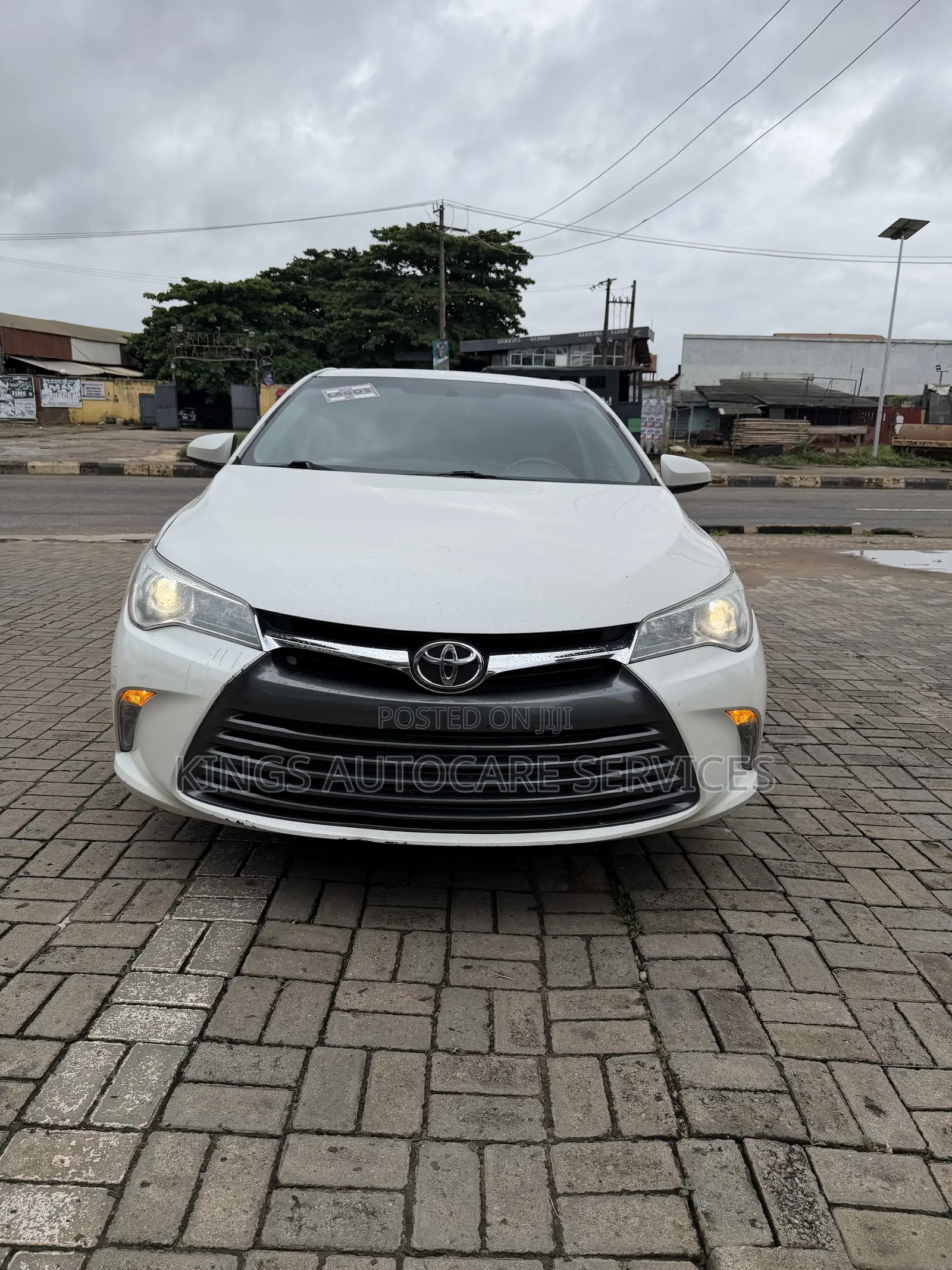 Toyota Camry XLE 4dr Sedan (3.5L 6cyl 6A) 2015 White