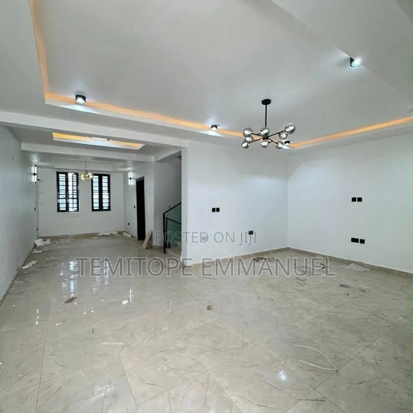 Furnished 4bdrm Duplex in Surulere for sale