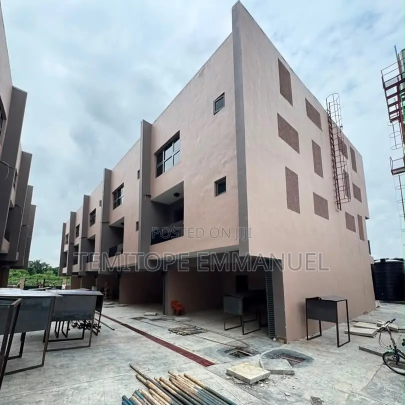 Furnished 4bdrm Duplex in Surulere for sale