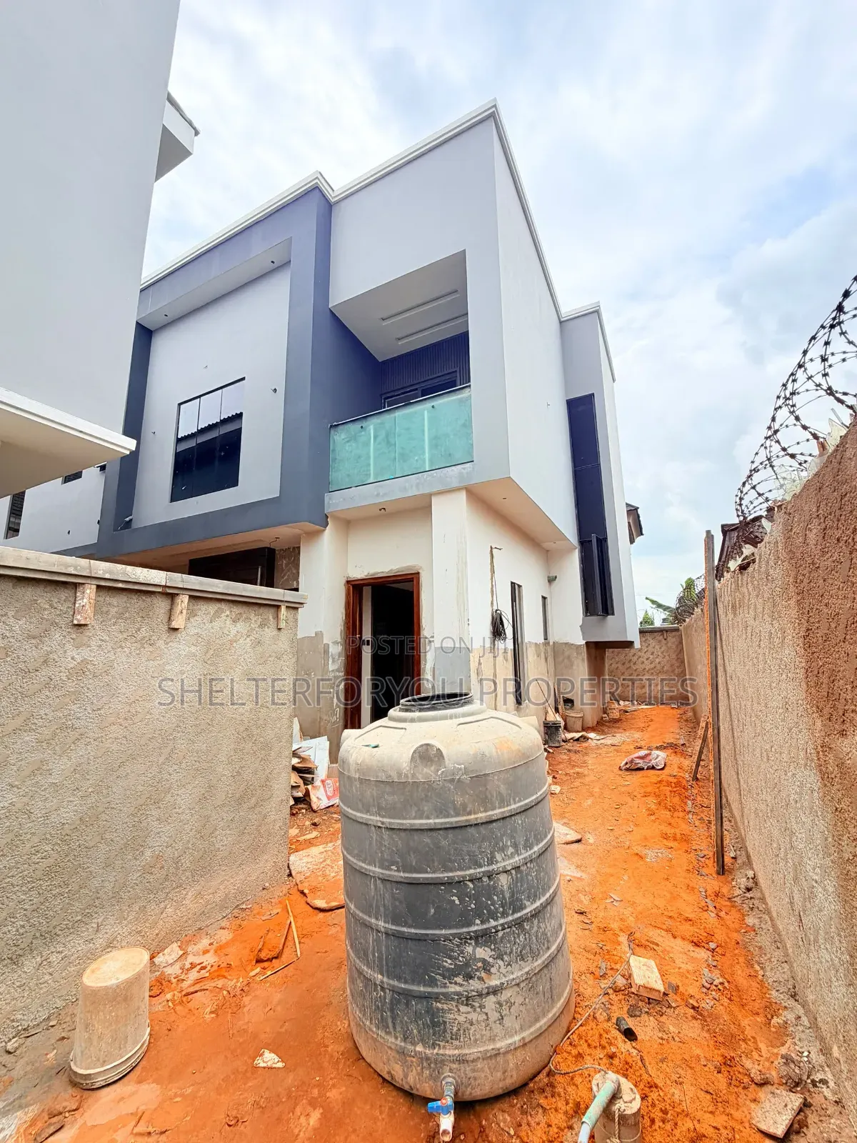 4bdrm Duplex in GRA Phase 1 for sale