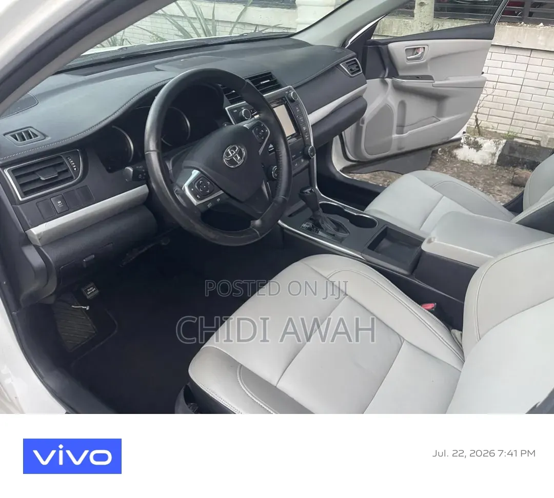 Toyota Camry SE 4dr Sedan (2.5L 4cyl 6A) 2015 White