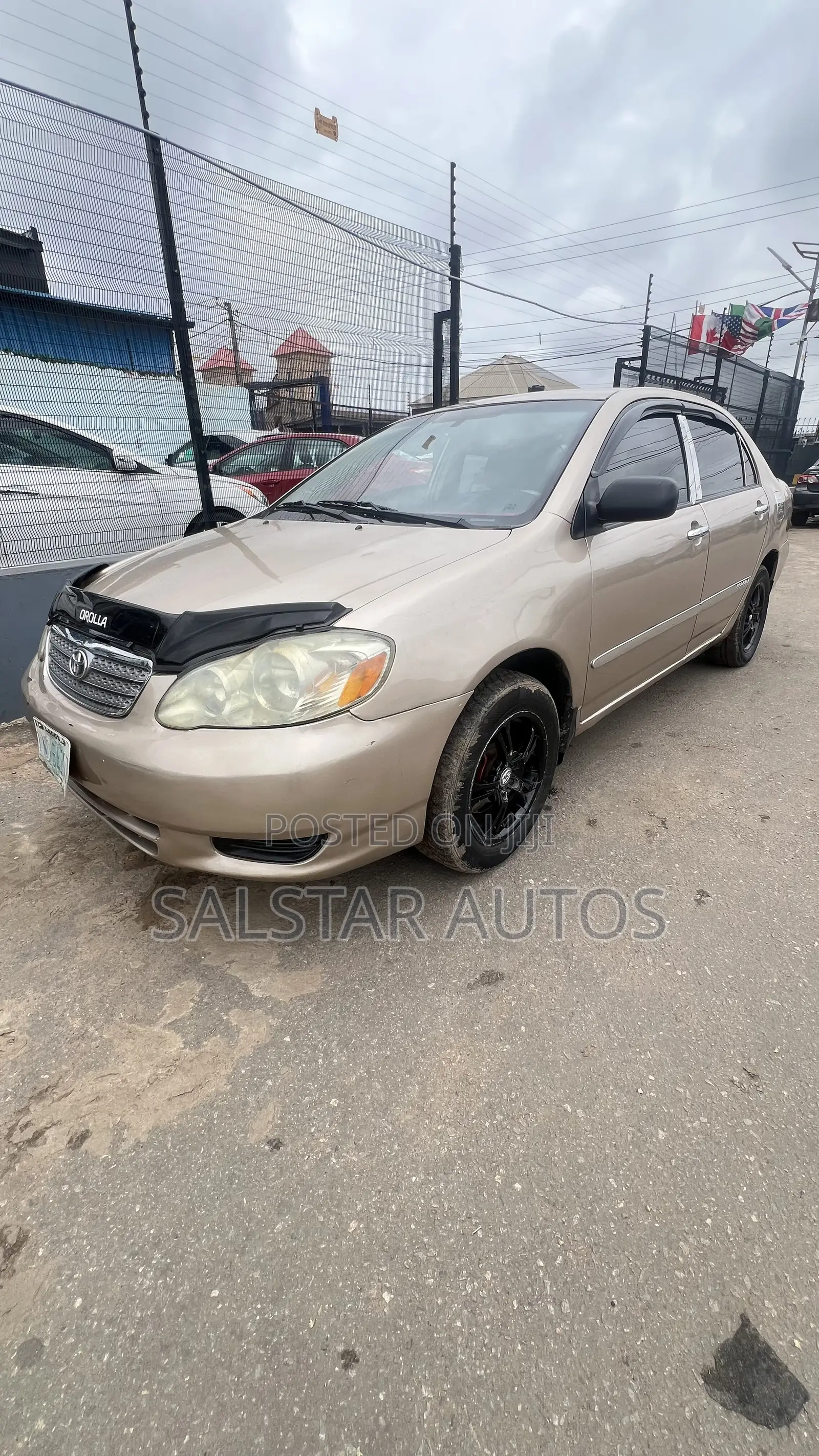 Toyota Corolla LE 2005 Gold