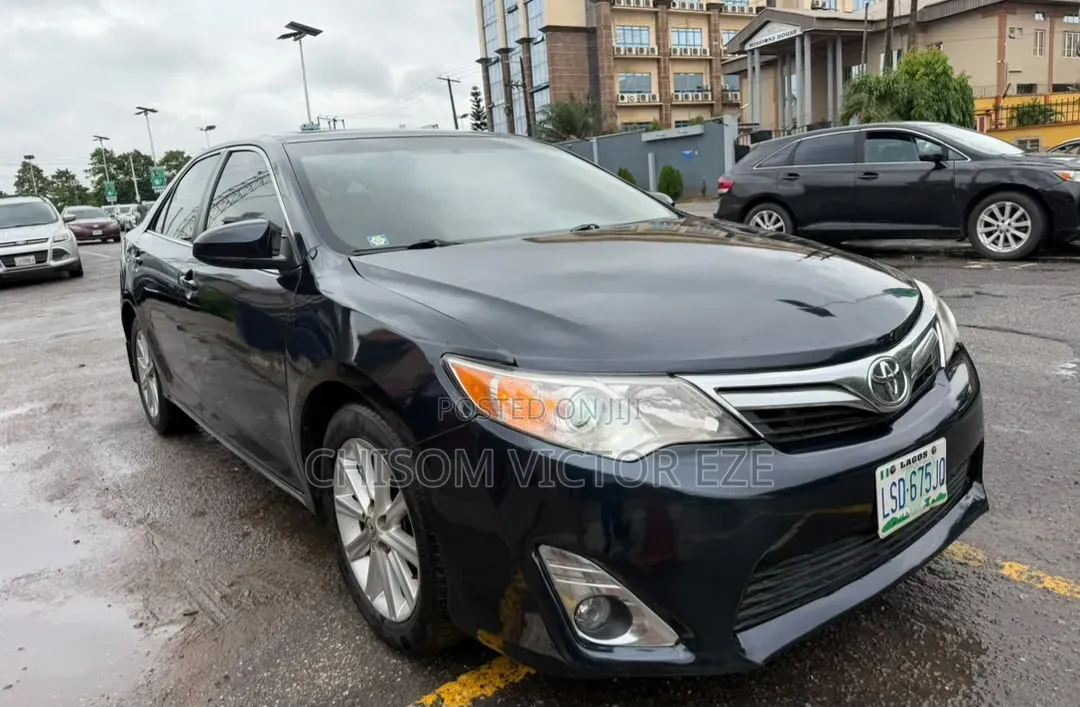 Toyota Camry XLE 4dr Sedan (2.5L 4cyl 6A) 2012 Blue