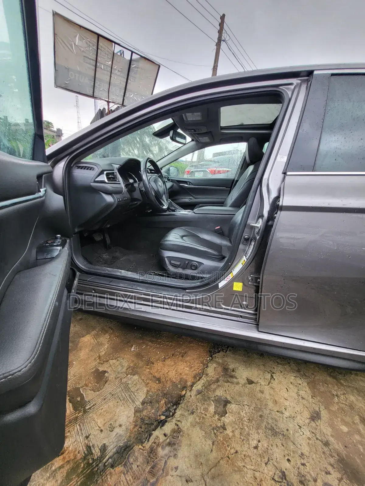 Toyota Camry XSE V6 FWD (3.5L 6cyl 8AM) 2018 Brown