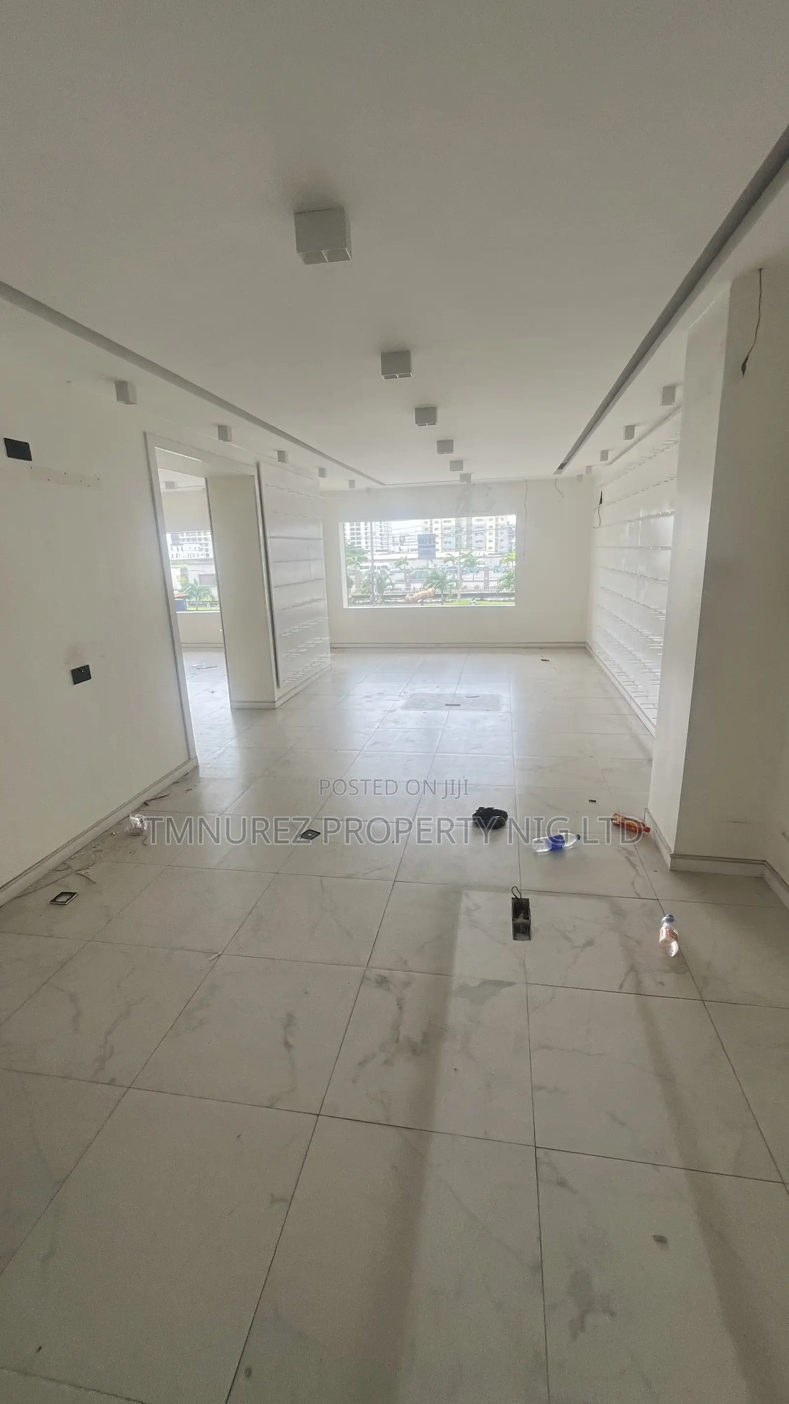 Showroom Shop Upstair on Lekki Major Road