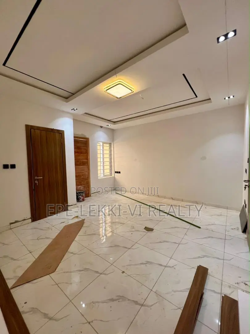 3bdrm Townhouse/Terrace in Ajah for sale