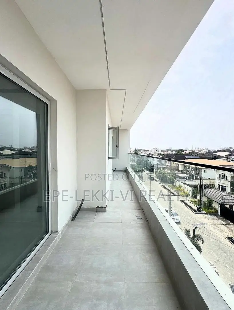 2bdrm Apartment in Lekki Phase 1 for rent