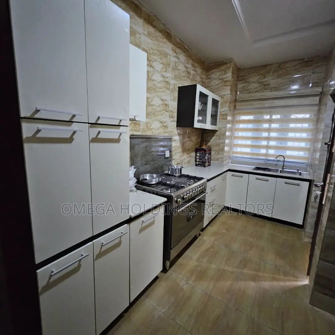 Furnished 3bdrm Duplex in Kolapo Ishola Gra, Akobo for rent