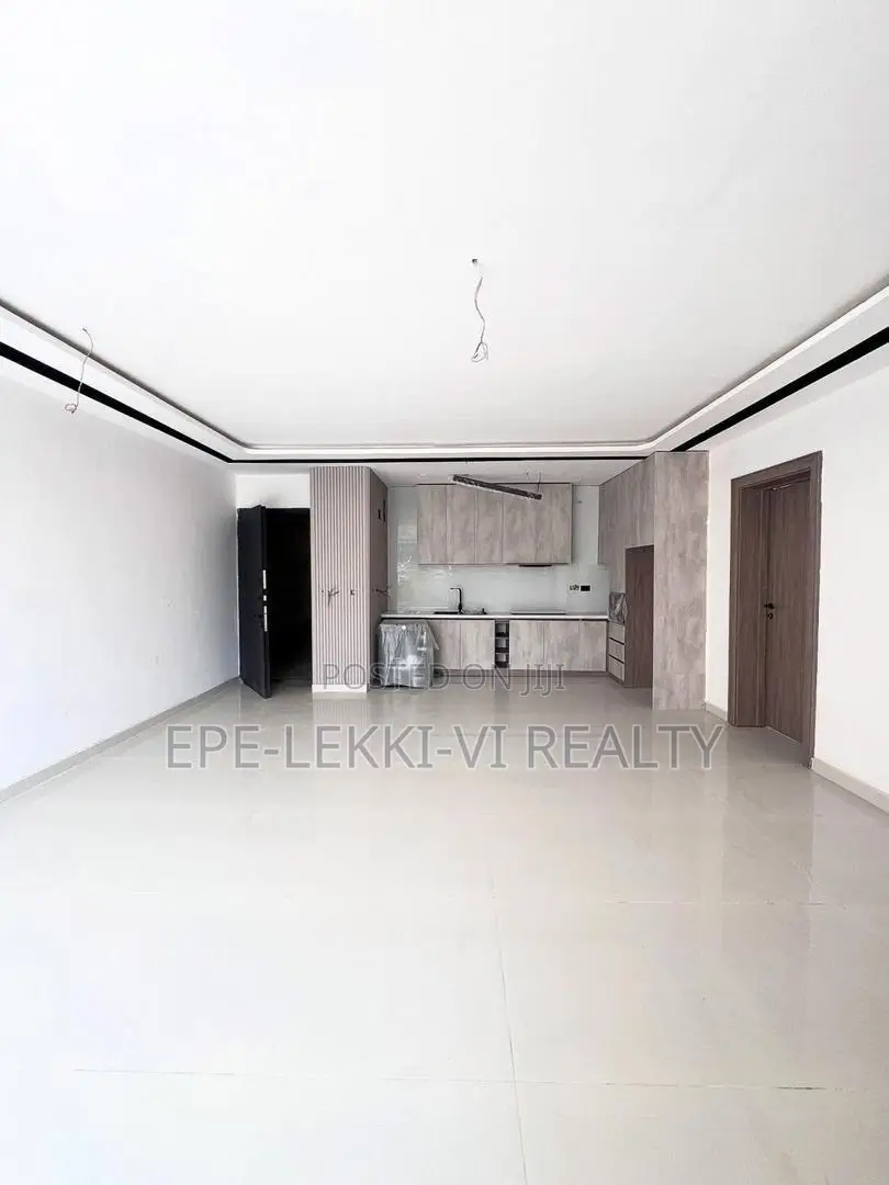 2bdrm Apartment in Lekki Phase 1 for rent