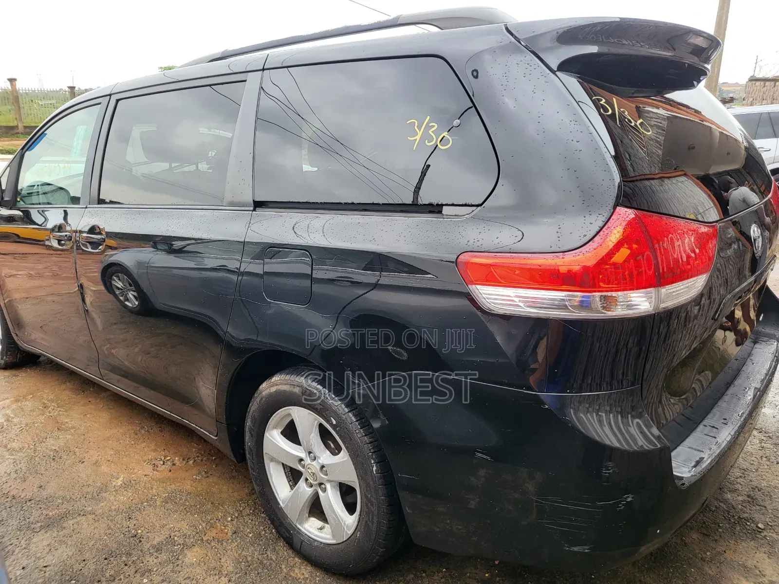Toyota Sienna 2012 Black