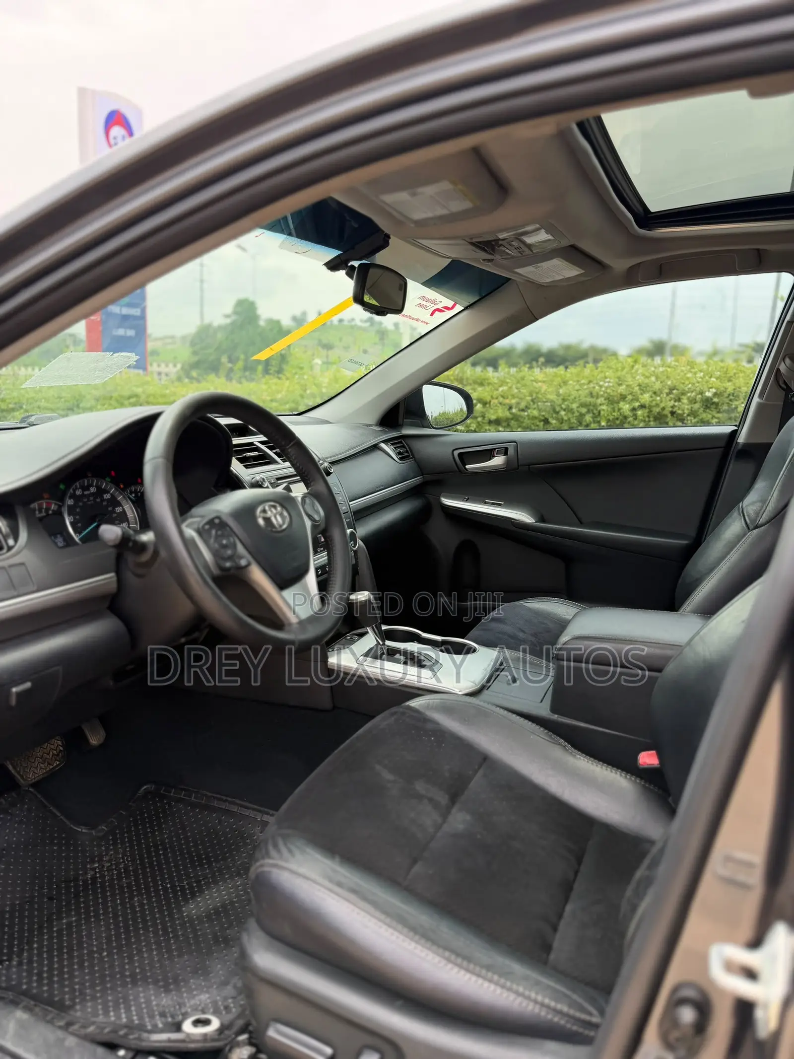 Toyota Camry SE 4dr Sedan (2.5L 4cyl 6A) 2013 Gray