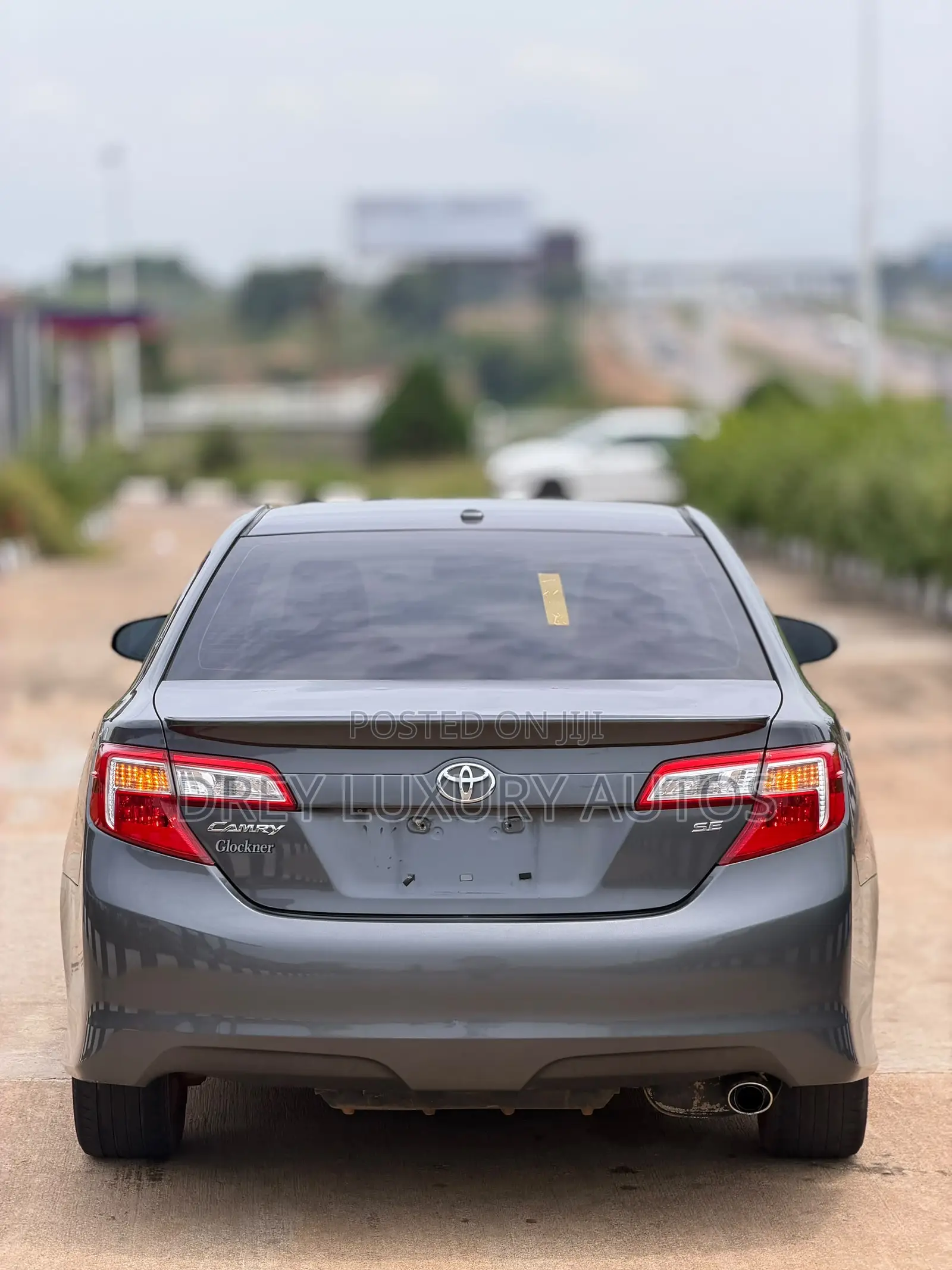 Toyota Camry SE 4dr Sedan (2.5L 4cyl 6A) 2013 Gray