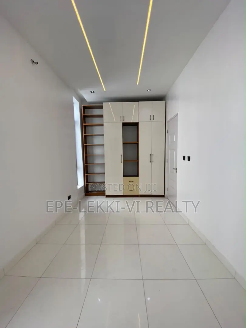 4bdrm Duplex in Lekki for rent
