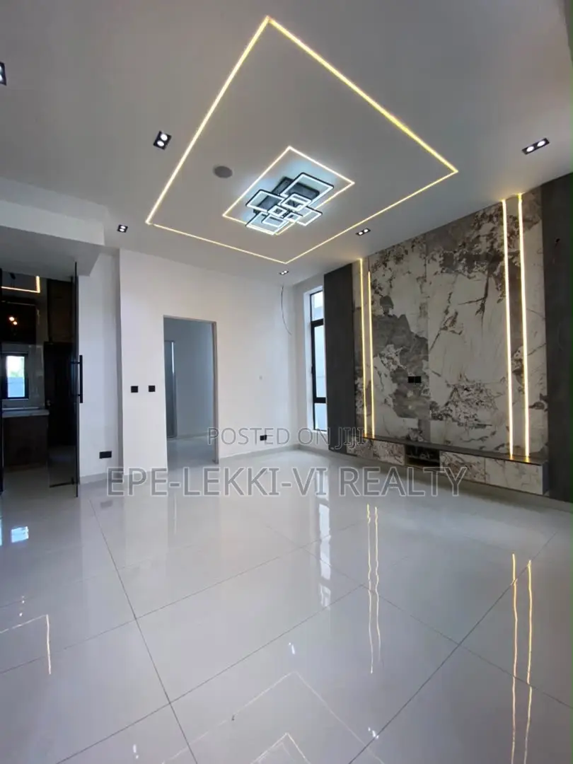 4bdrm Duplex in Lekki for rent