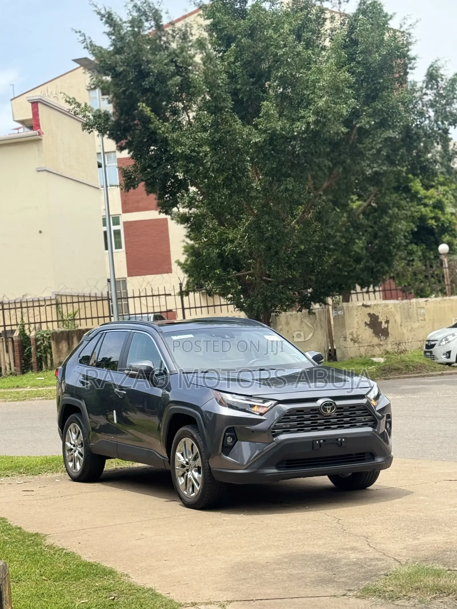 Toyota RAV4 XLE Premium 2022 Gray