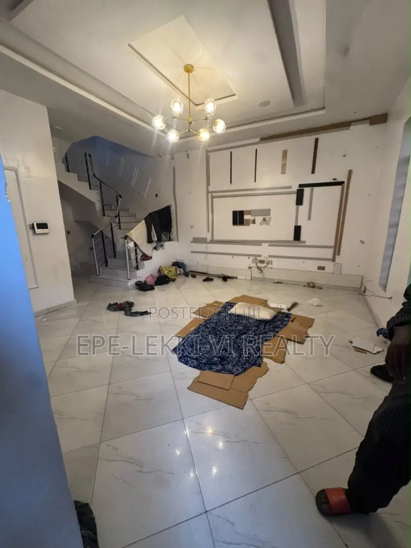 4bdrm Duplex in Lekki for rent