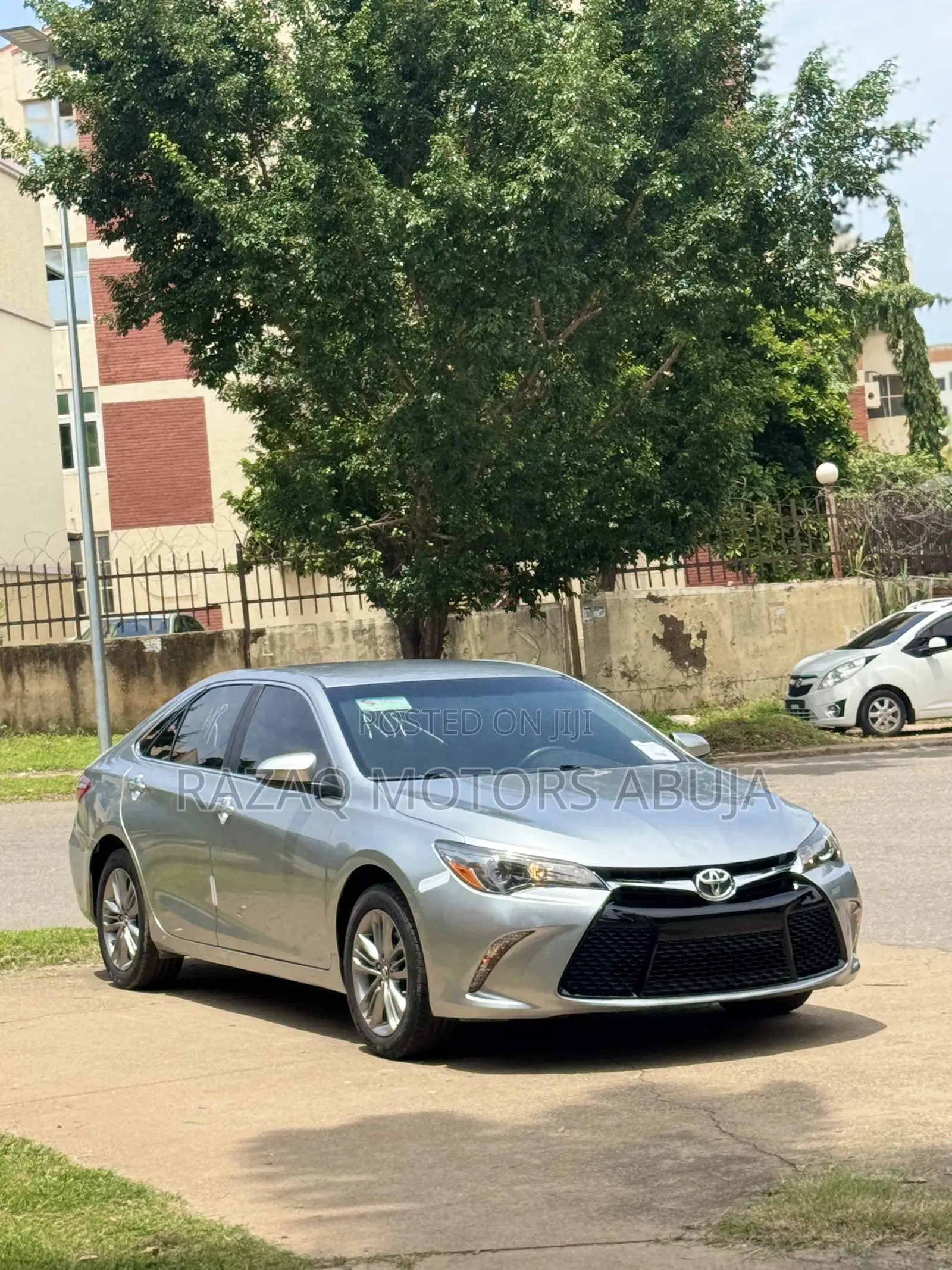 Toyota Camry SE 4dr Sedan (2.5L 4cyl 6A) 2015 Silver