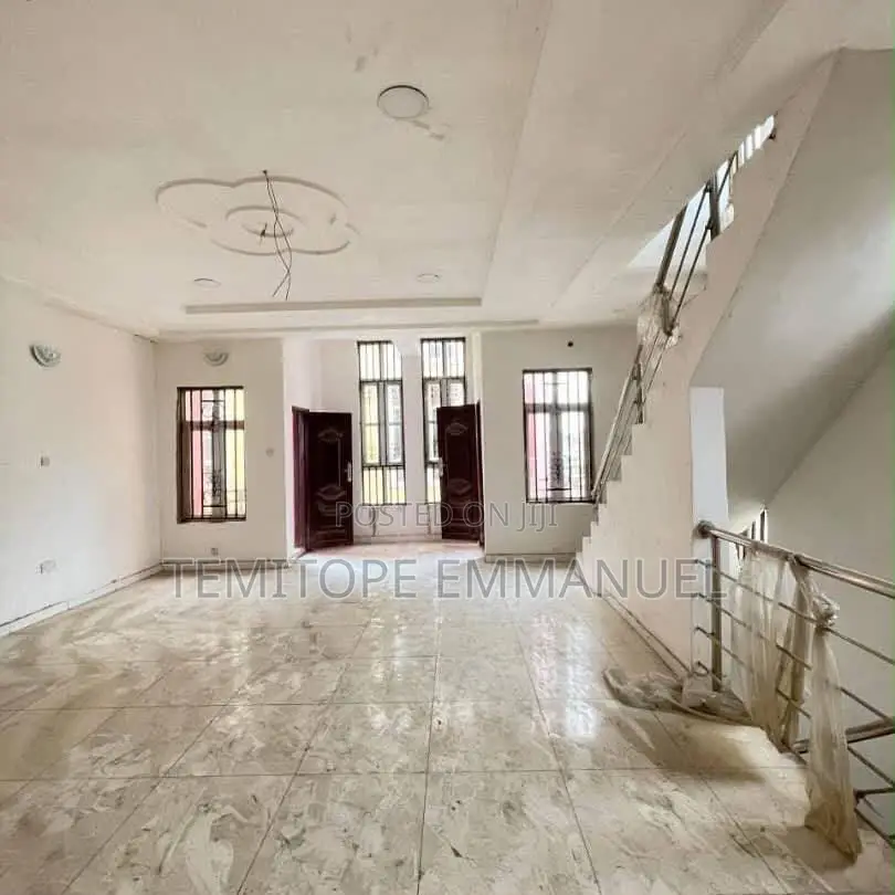 Furnished 4bdrm Duplex in Yaba for sale