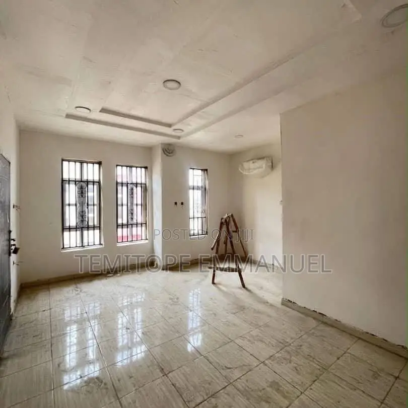 Furnished 4bdrm Duplex in Yaba for sale