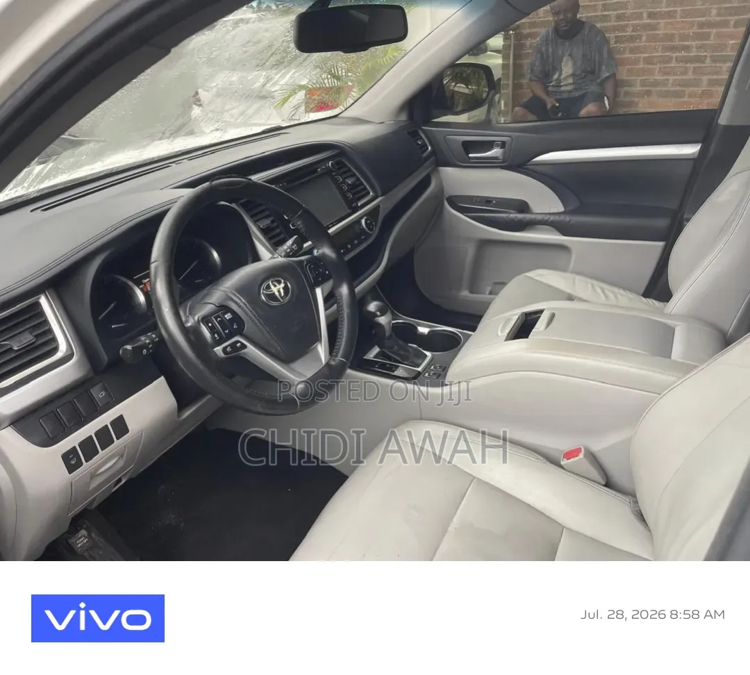Toyota Highlander XLE 4dr SUV AWD (3.5L 6cyl 6A) 2015 White
