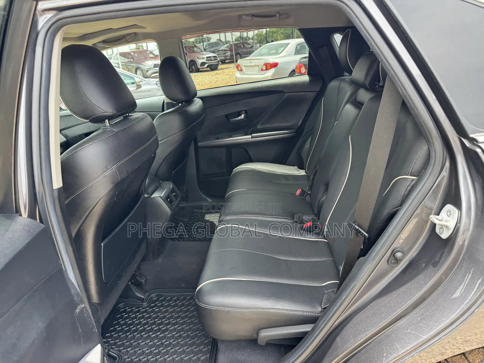 Toyota Venza XLE 4dr Wagon AWD (2.7L 4cyl 6A) 2014 Gray