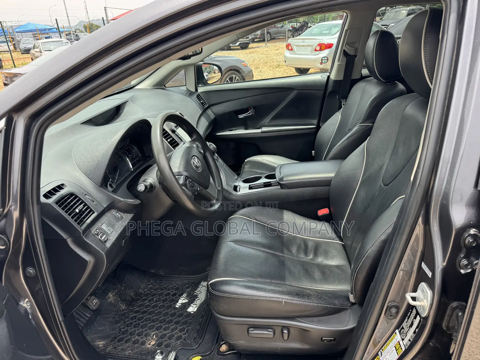Toyota Venza XLE 4dr Wagon AWD (2.7L 4cyl 6A) 2014 Gray