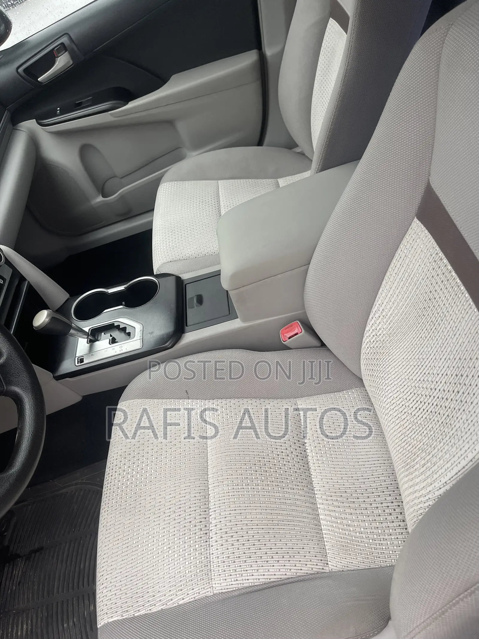 Toyota Camry L 4dr Sedan (2.5L 4cyl 6A) 2014 Silver