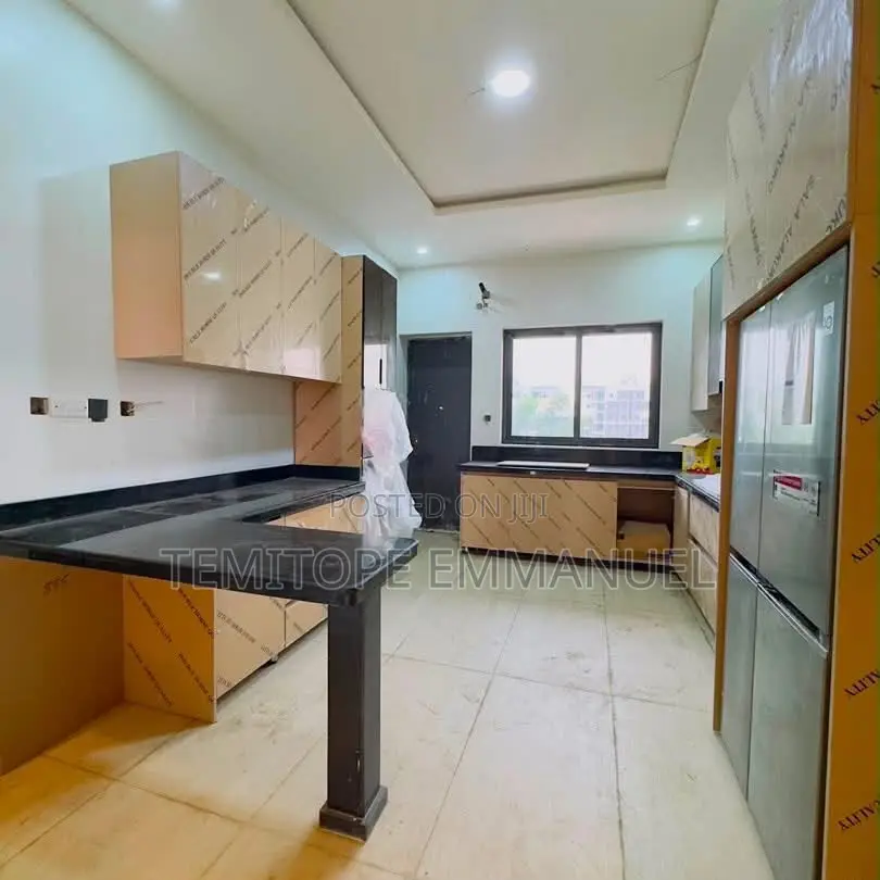 Furnished 4bdrm Penthouse in Ikeja GRA for sale