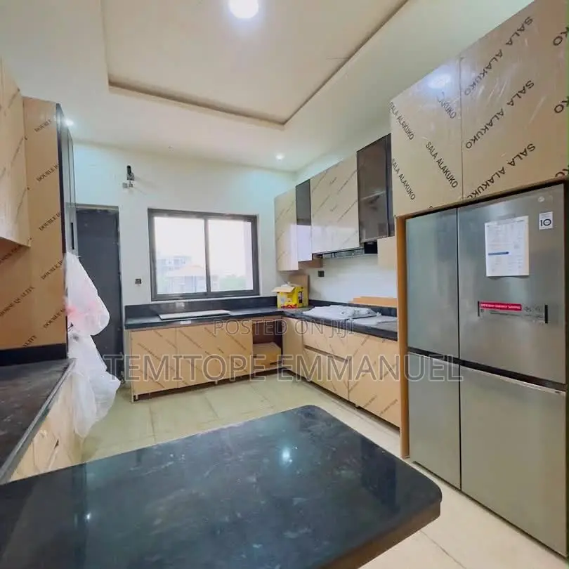 Furnished 4bdrm Penthouse in Ikeja GRA for sale