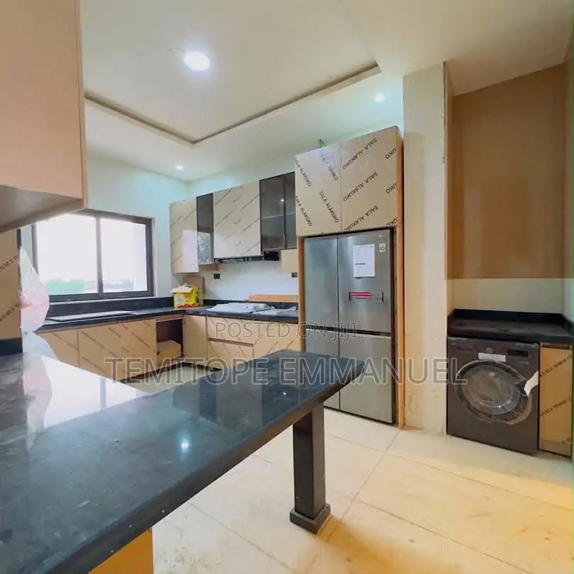 Furnished 4bdrm Penthouse in Ikeja GRA for sale