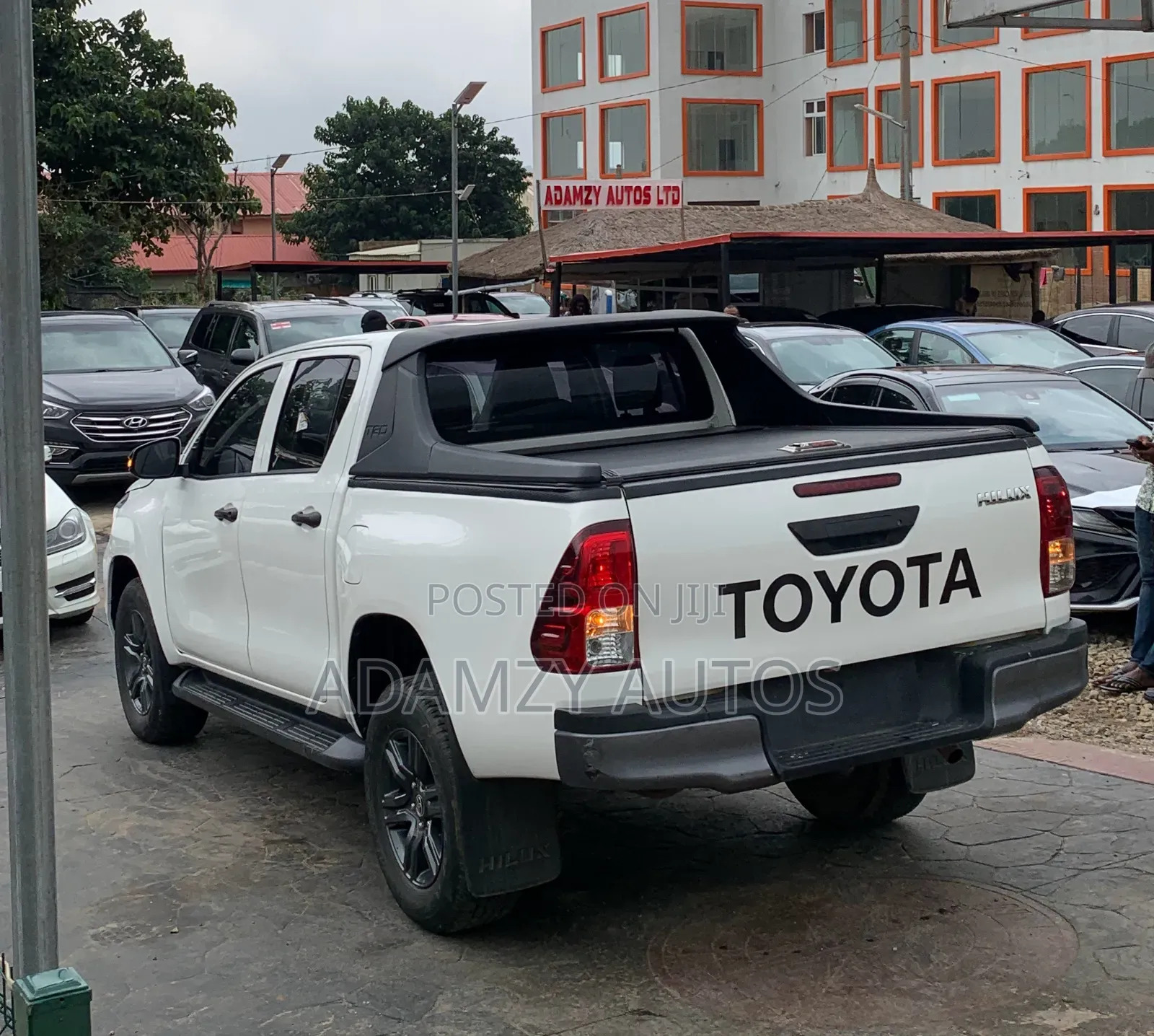 Toyota Hilux 2024 White