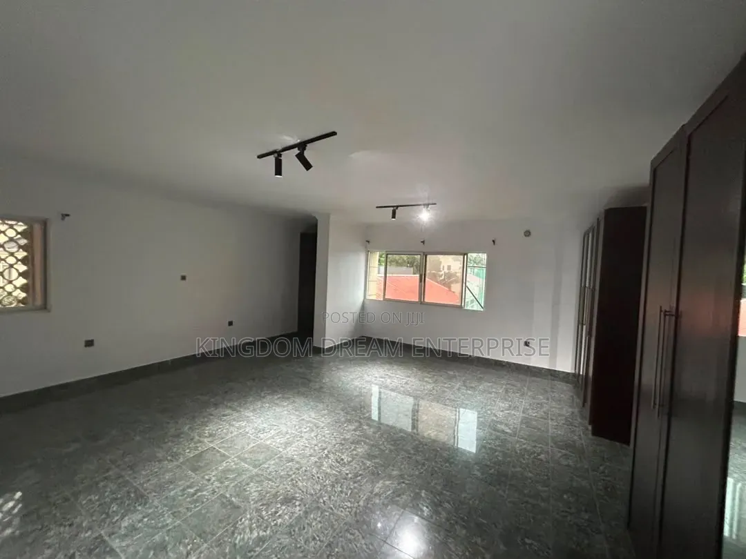 3bdrm Apartment in Old Ikoyi Lagos for rent