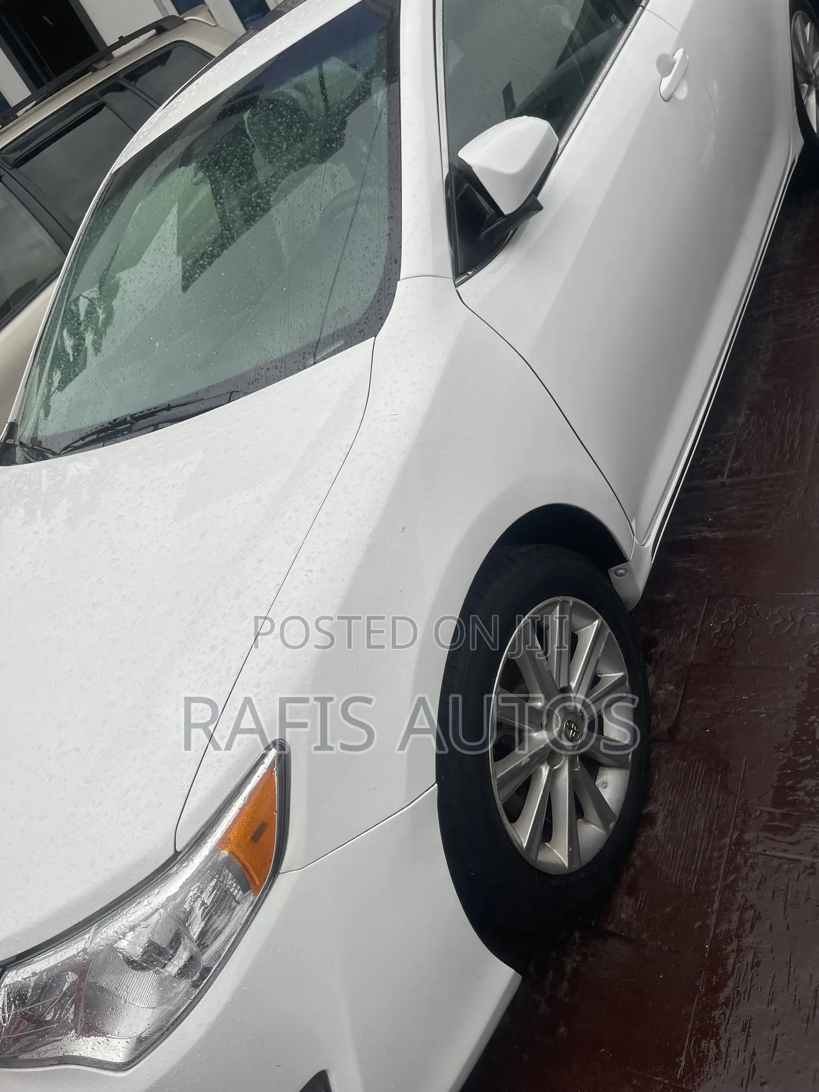 Toyota Camry XLE 4dr Sedan (2.5L 4cyl 6A) 2014 White