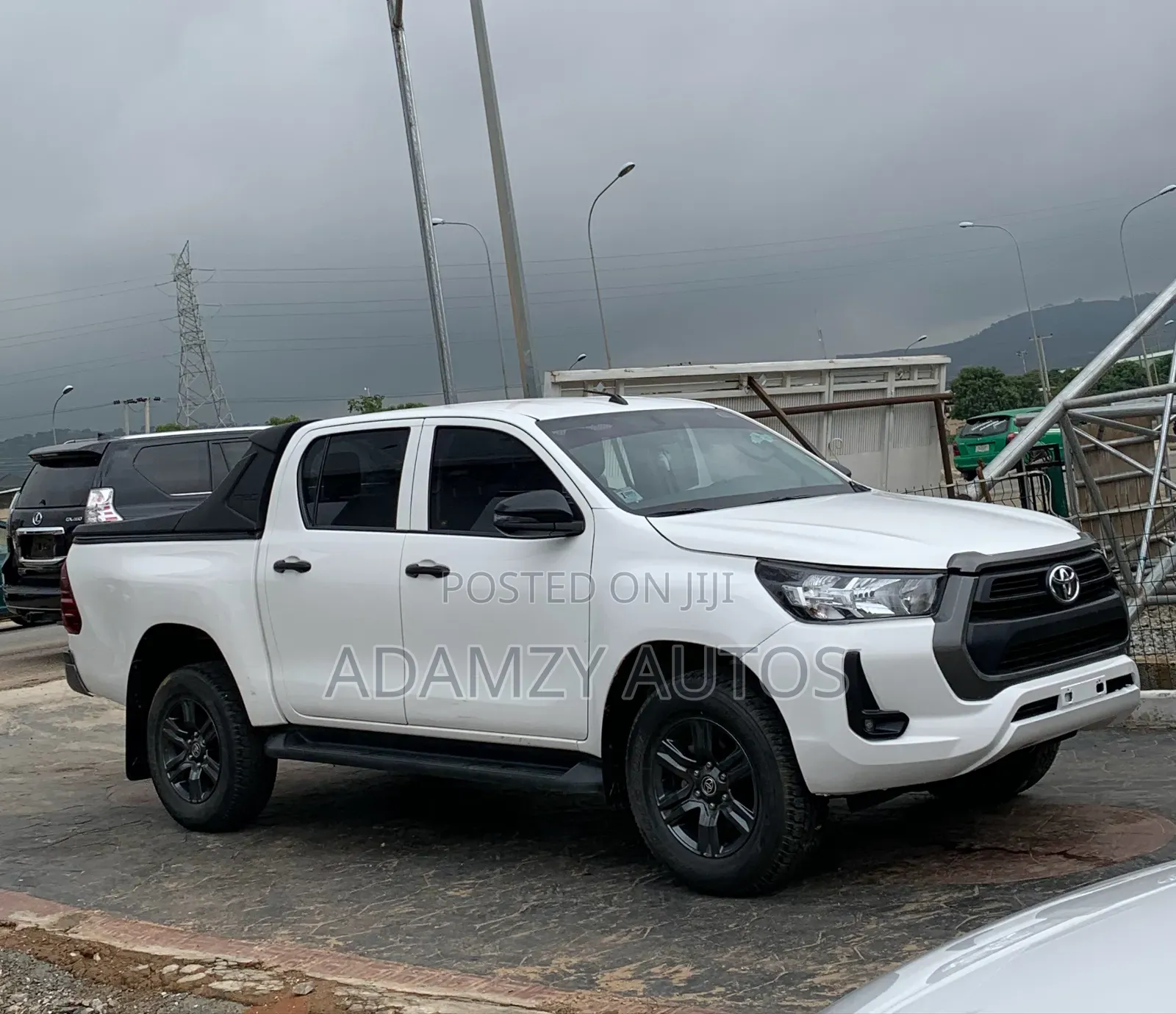 Toyota Hilux 2024 White