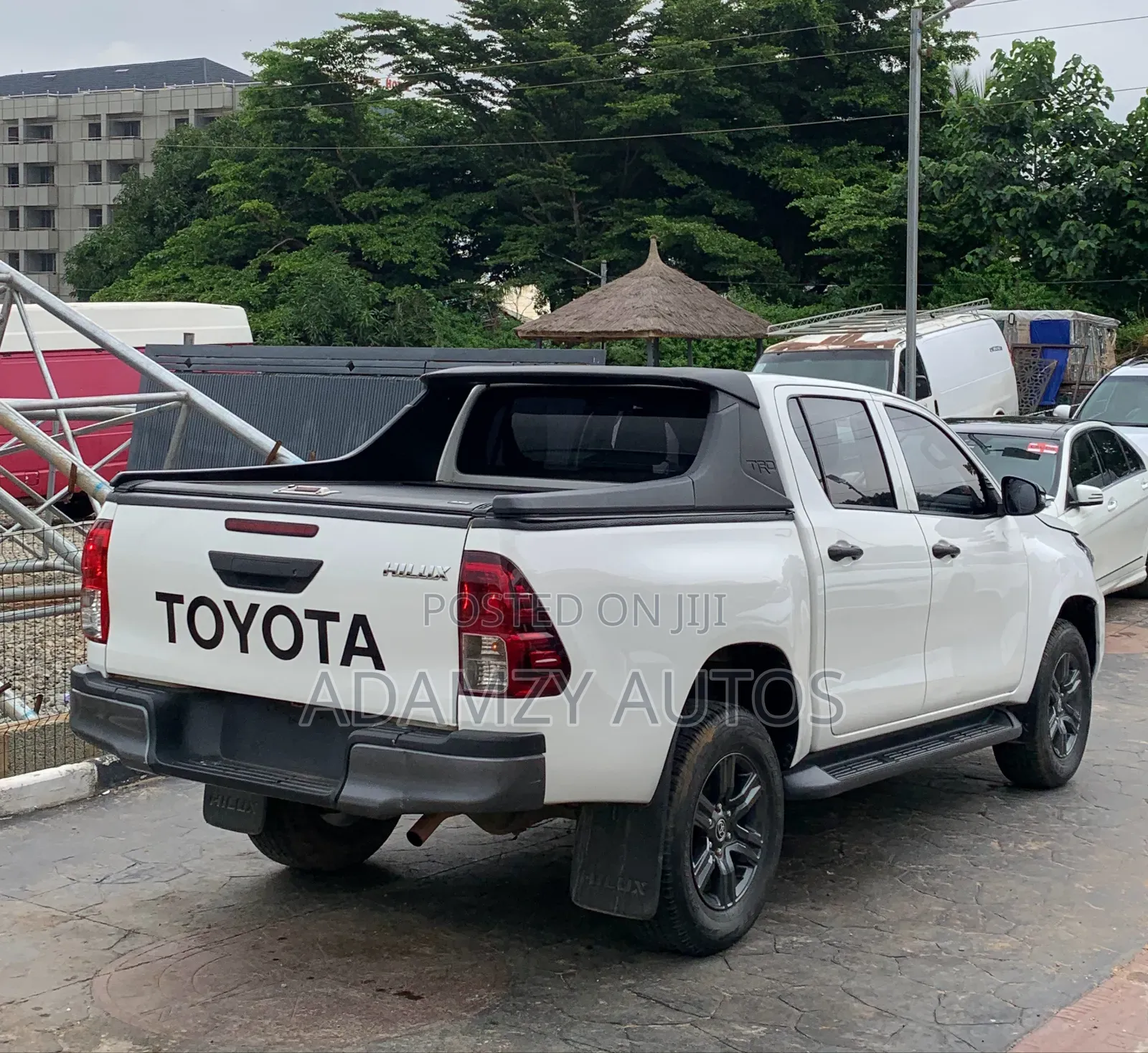 Toyota Hilux 2024 White