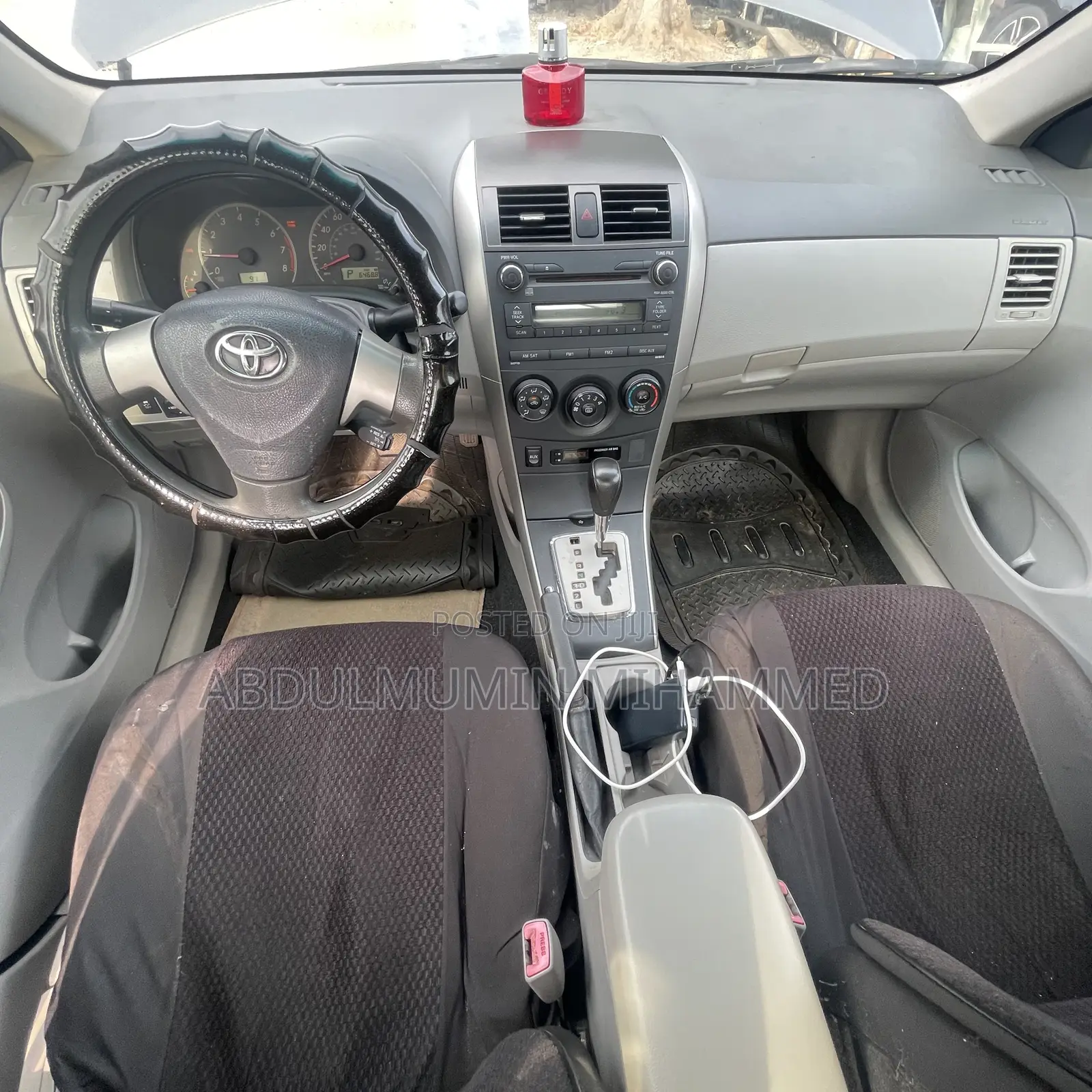 Toyota Corolla LE 4dr Sedan (1.8L 4cyl 4A) 2011 Gray
