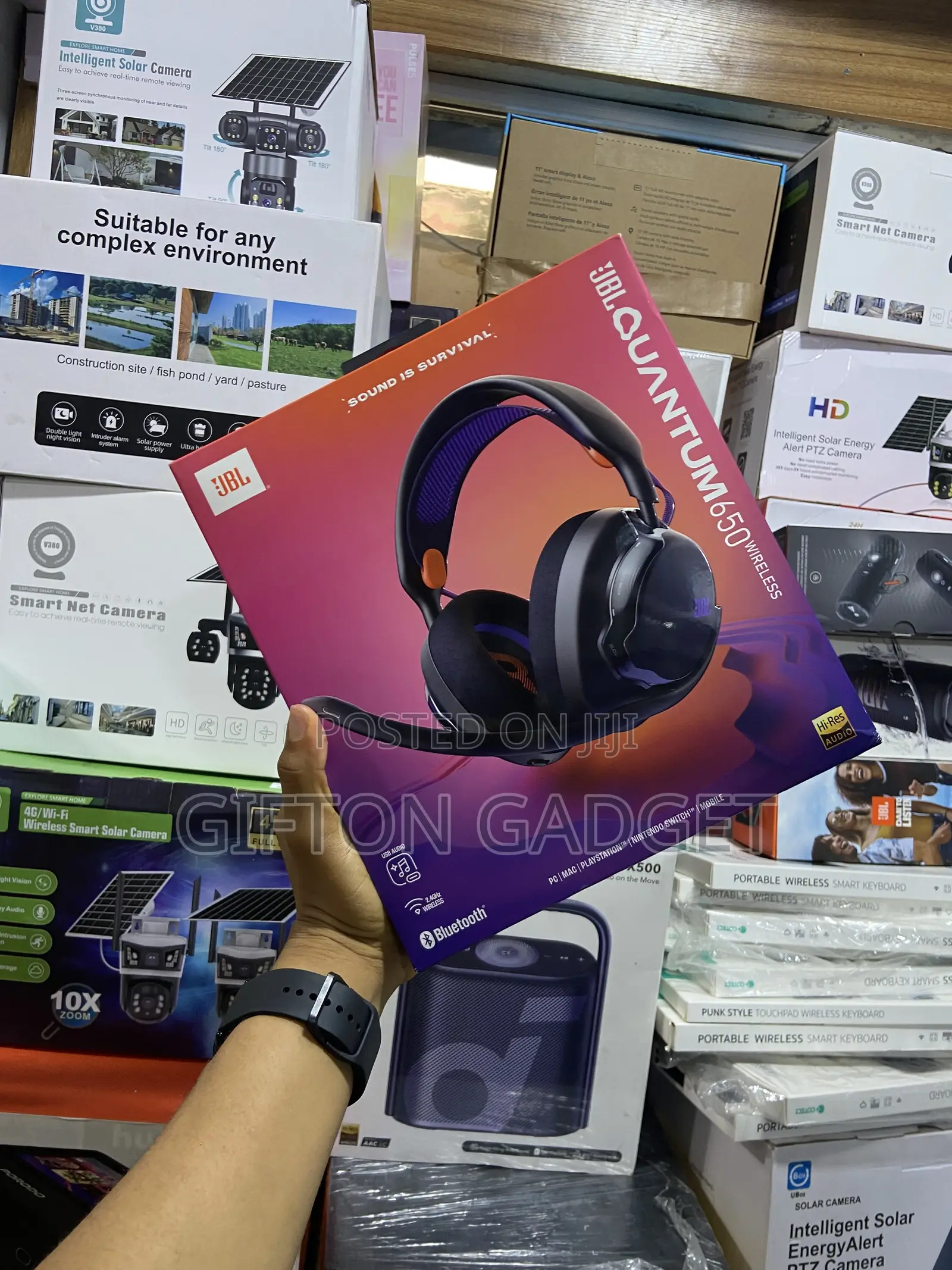 JBL Quantum 650 Wireless Gaming Headset – 2.4GHz Wireless Bluetooth