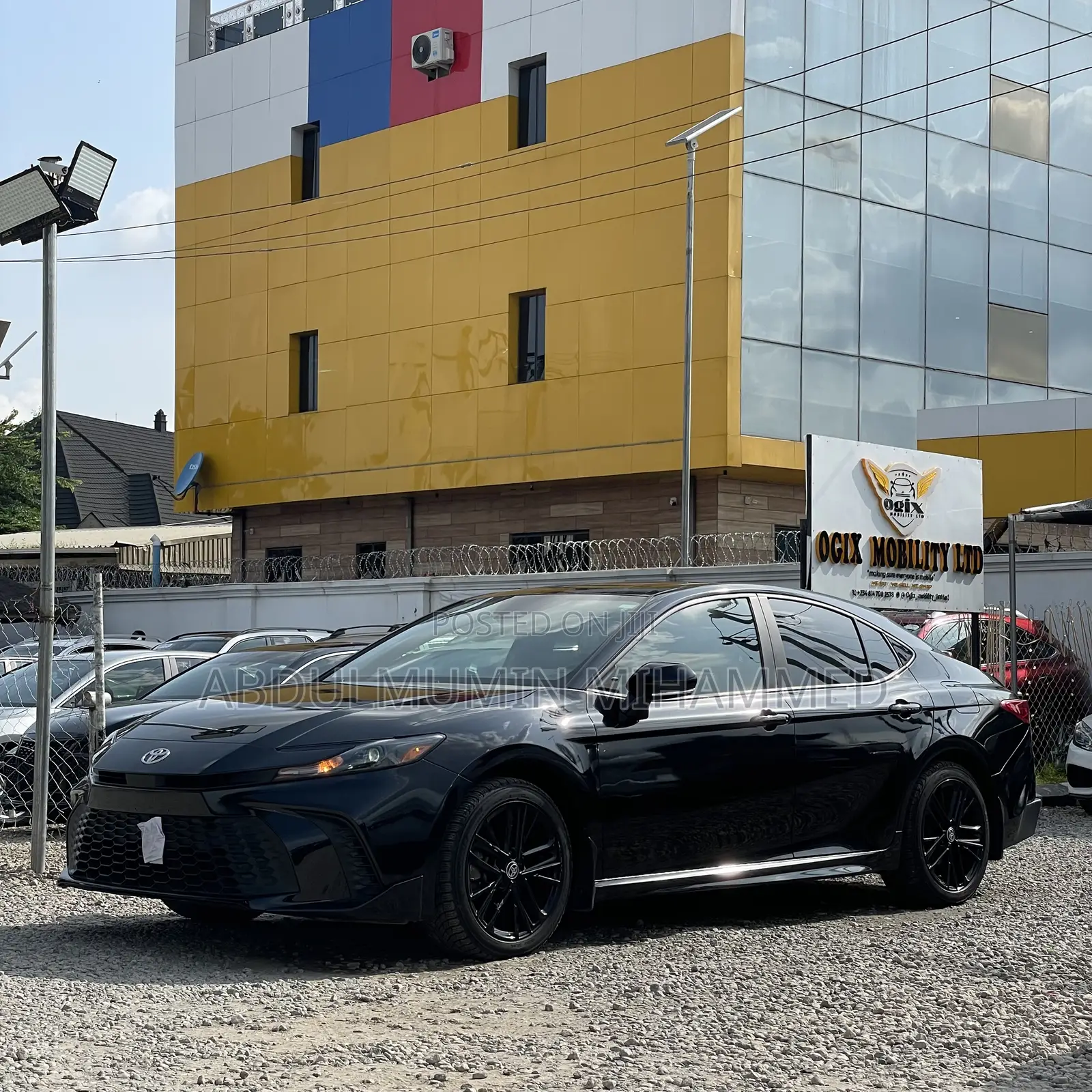 Toyota Camry SE 2025 Black