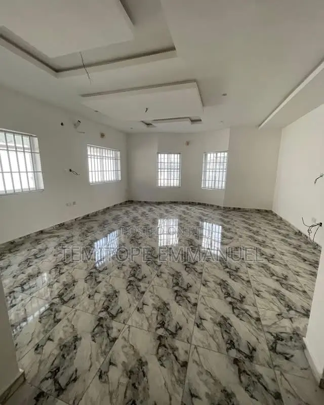 Furnished 5bdrm Duplex in Lekki for sale
