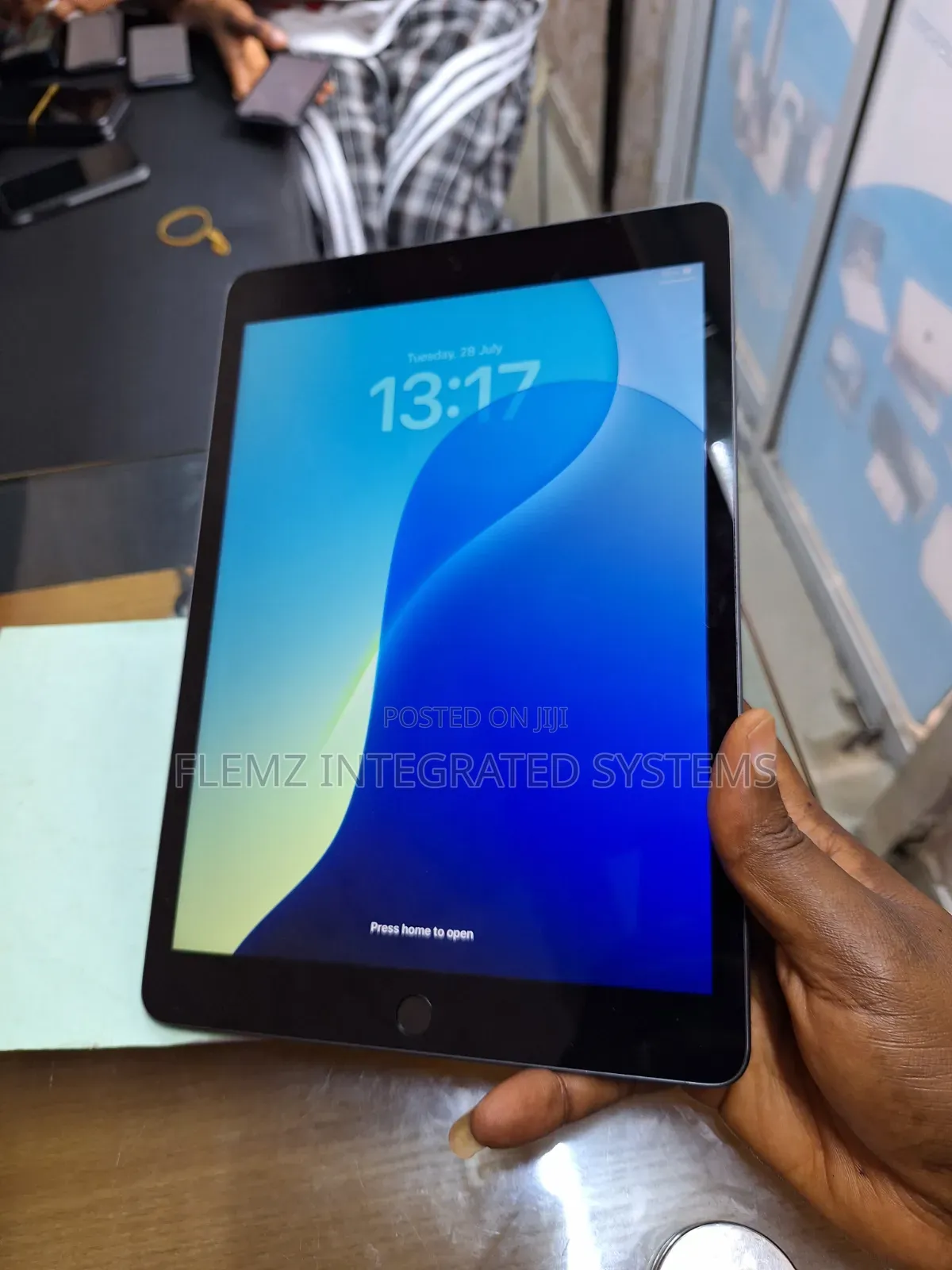 Apple iPad 10.2 (2021) 64 GB Gray