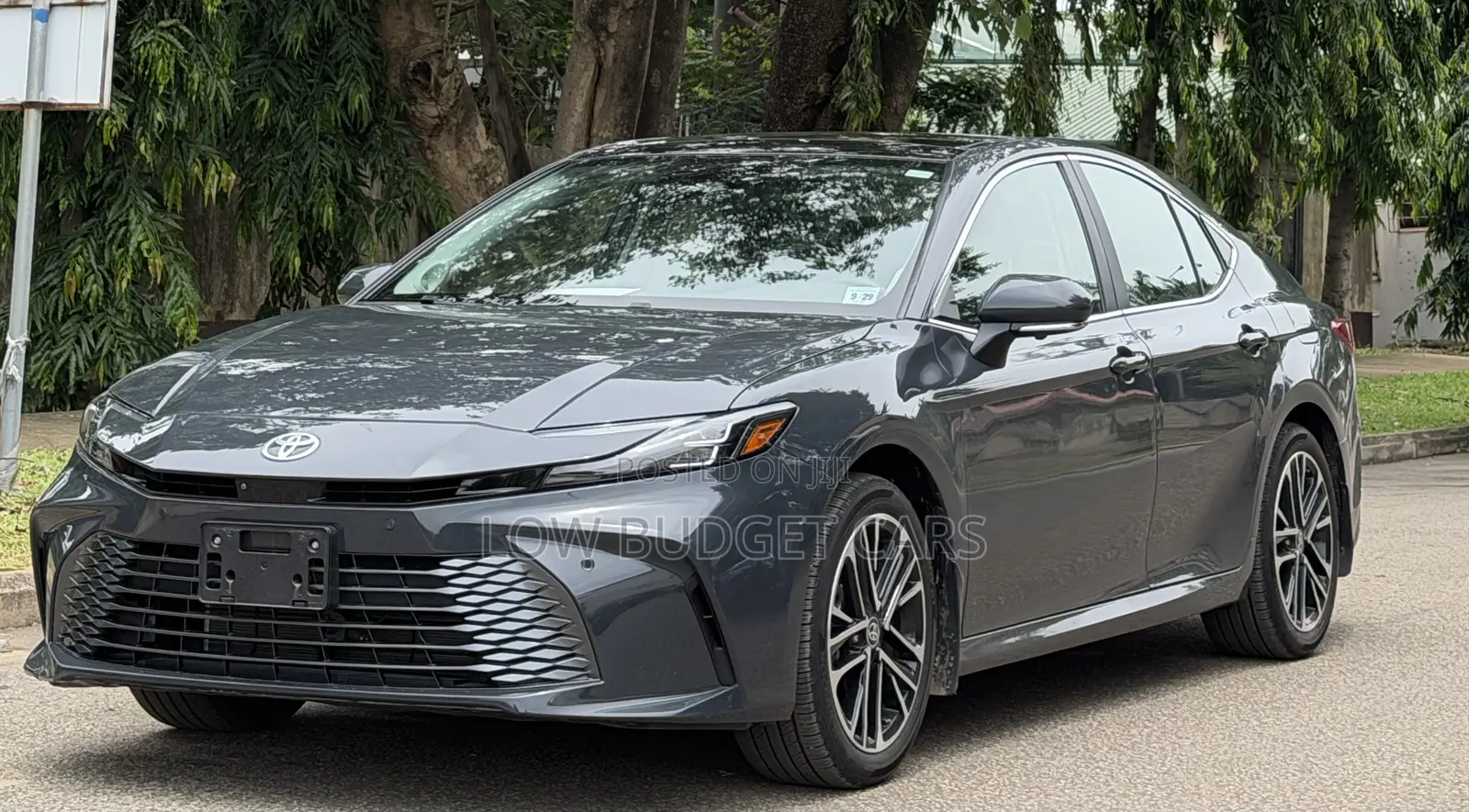 Toyota Camry XLE 2025 Gray