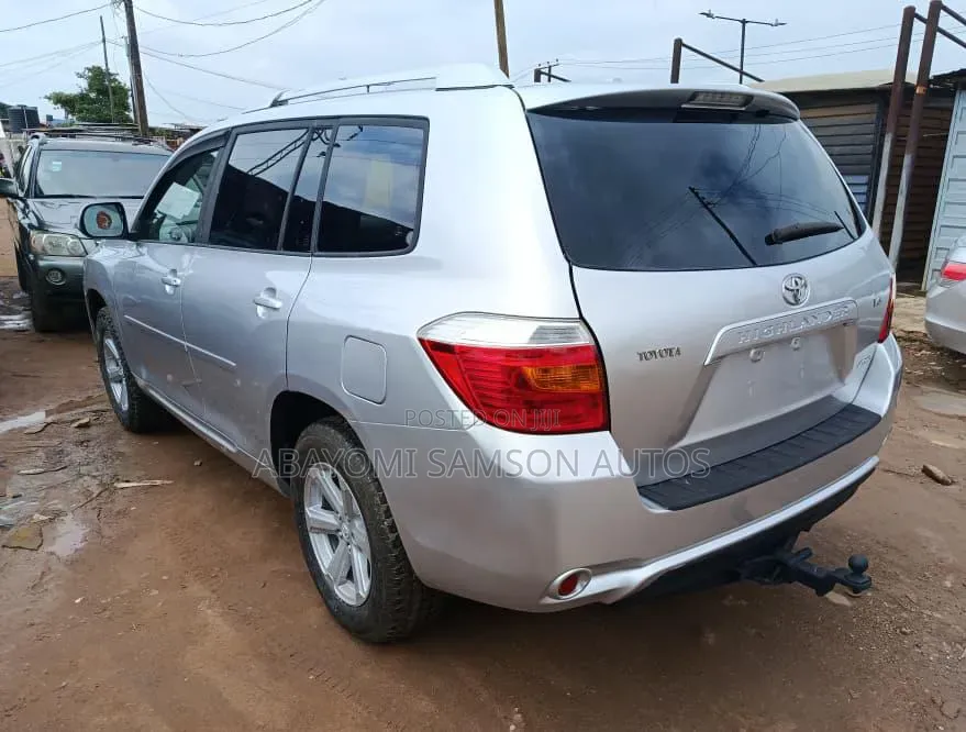 Toyota Highlander 2010 Silver