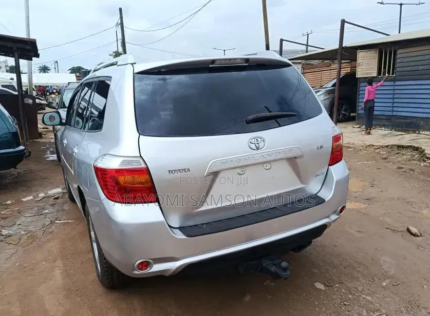 Toyota Highlander 2010 Silver