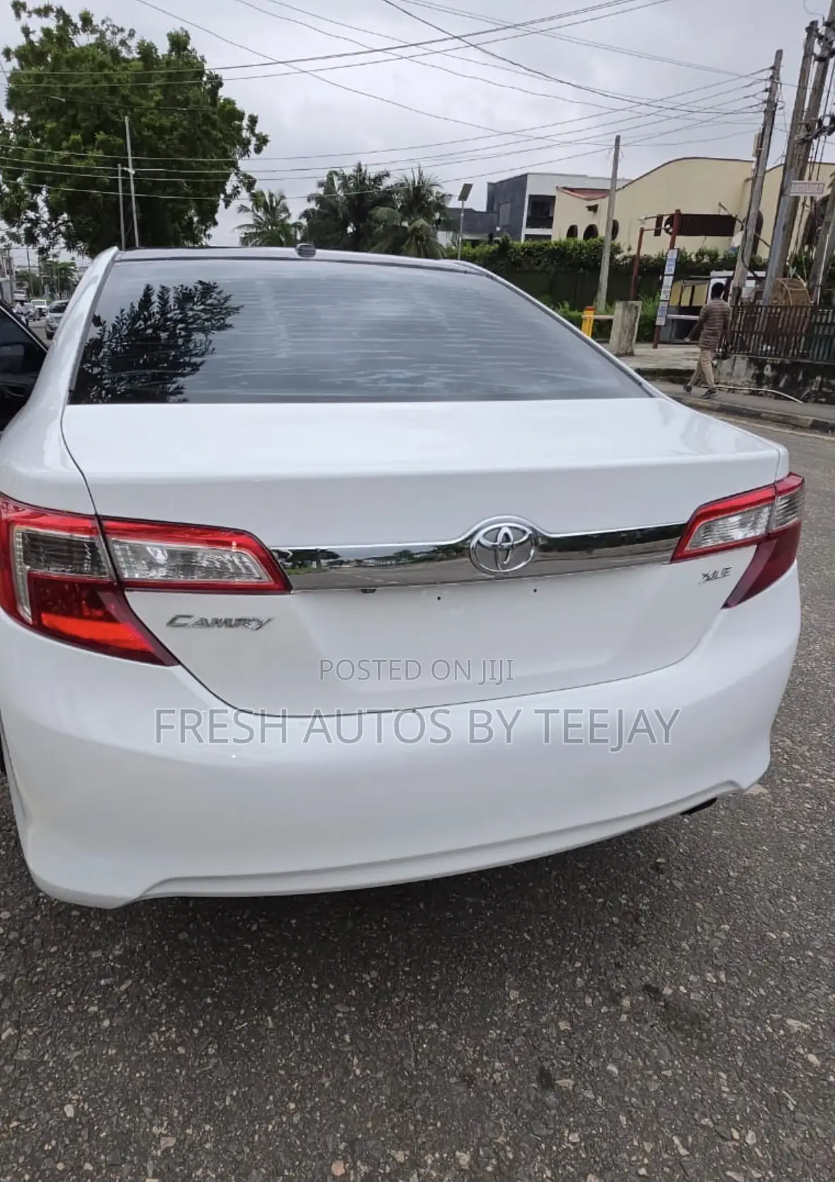 Toyota Camry XLE 4dr Sedan (2.5L 4cyl 6A) 2014 White