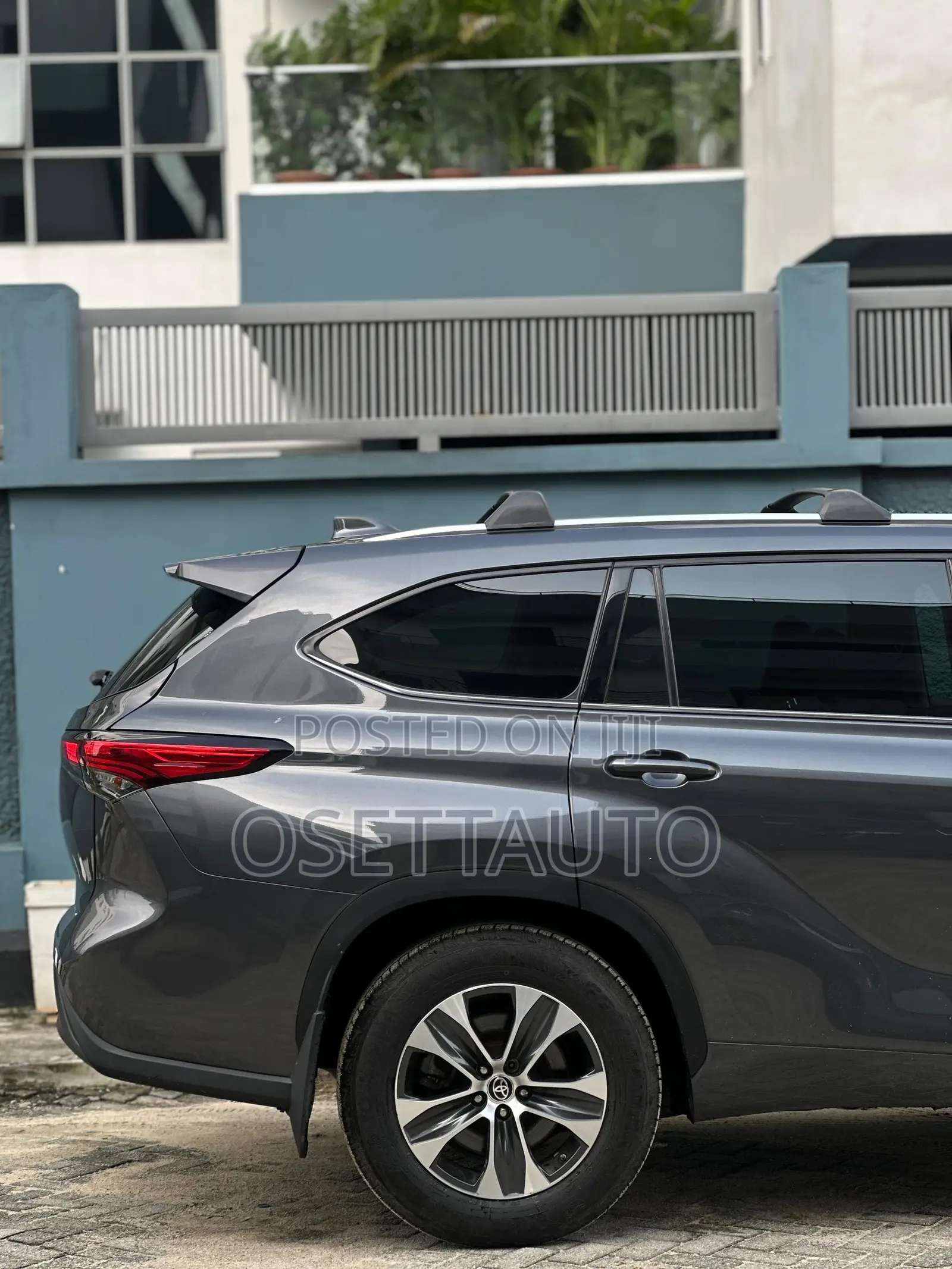 Toyota Highlander XLE AWD 2020 Gray