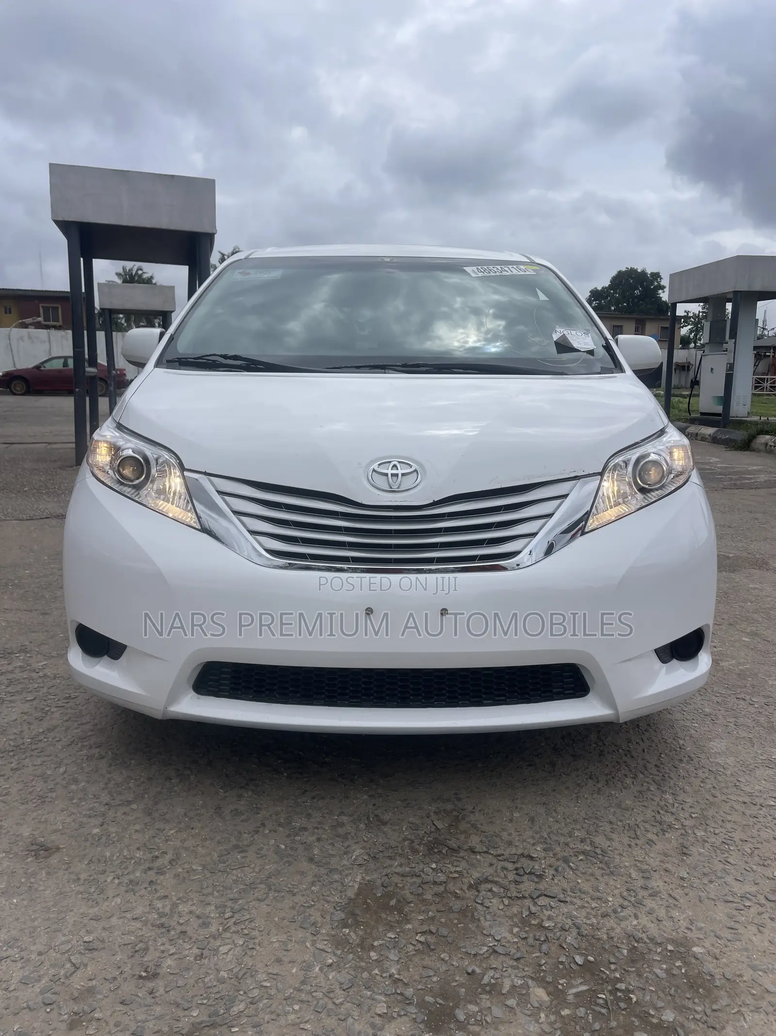 Toyota Sienna LE 8-Passenger 4dr Minivan (3.5L 6cyl 6A) 2014 White