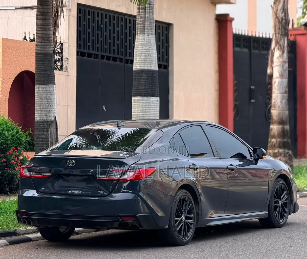 Toyota Camry 2025